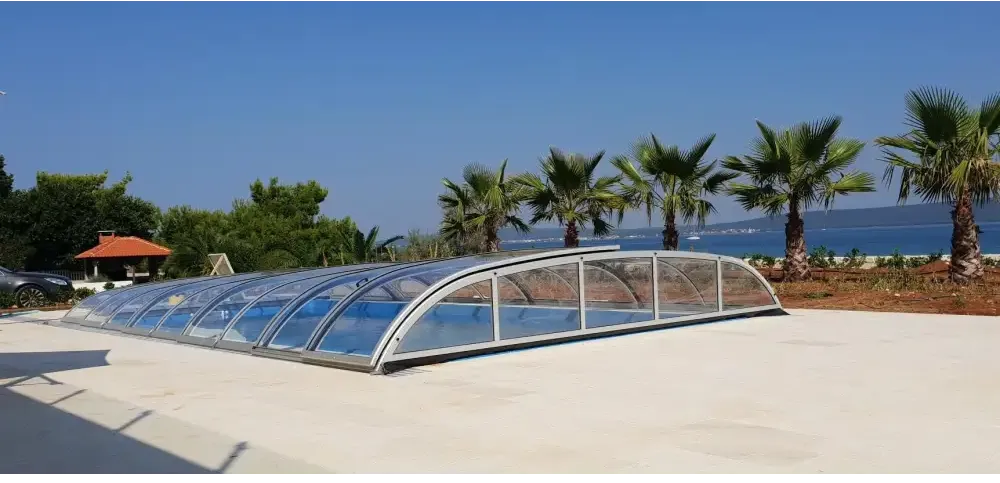 Nivo Kit 960B Poolüberdachung – 4 x 9, transparente Paneele, Seitentür, gebogene transparente Paneele, Metallrahmen